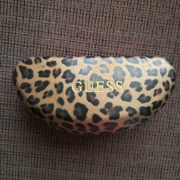 Guess Accessories - Guess Sunglasses Case